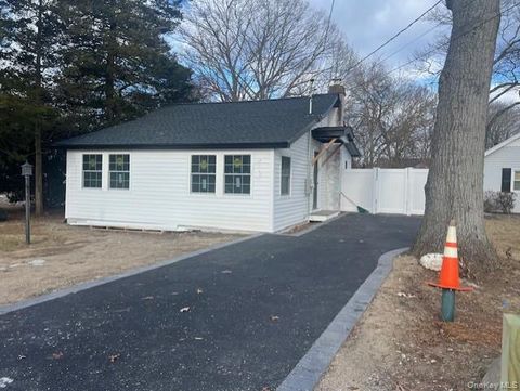 Homes For Rent - 7 Hoover Avenue<br/> Nesconset, NY 11767
