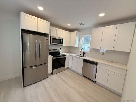 Homes For Rent - 7 Hoover Avenue<br/> Suffolk County, Nesconset, NY 11767