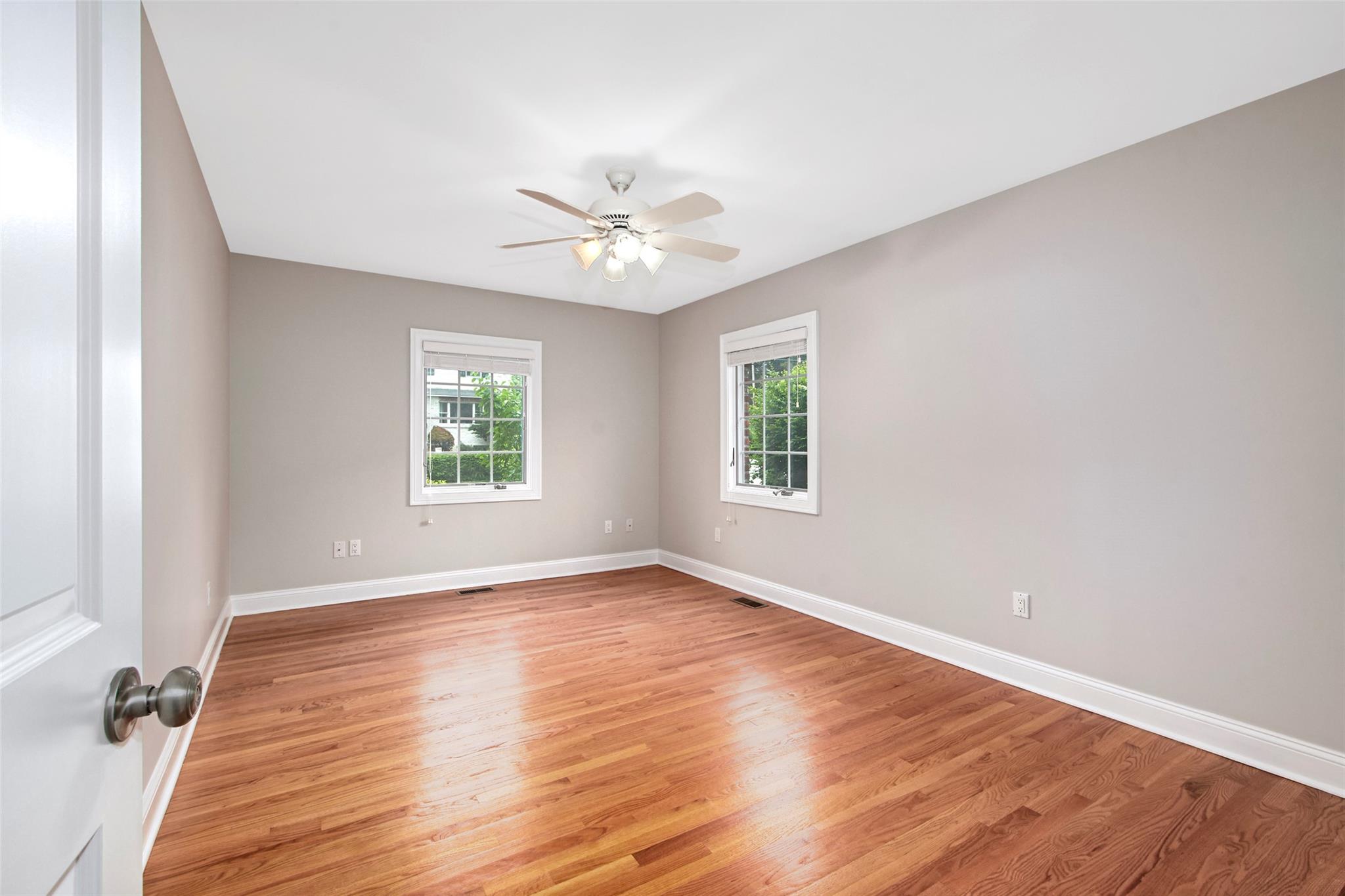 37 Myrtle Boulevard, Larchmont, New York image 10