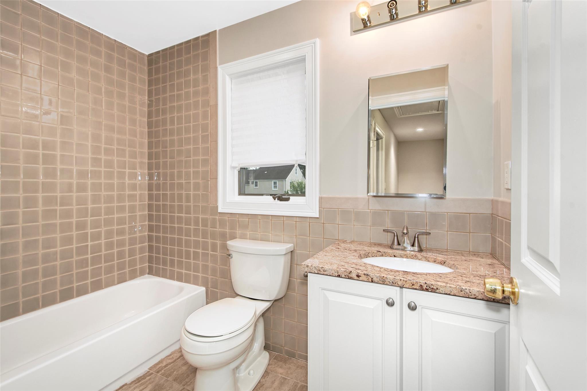 37 Myrtle Boulevard, Larchmont, New York image 9