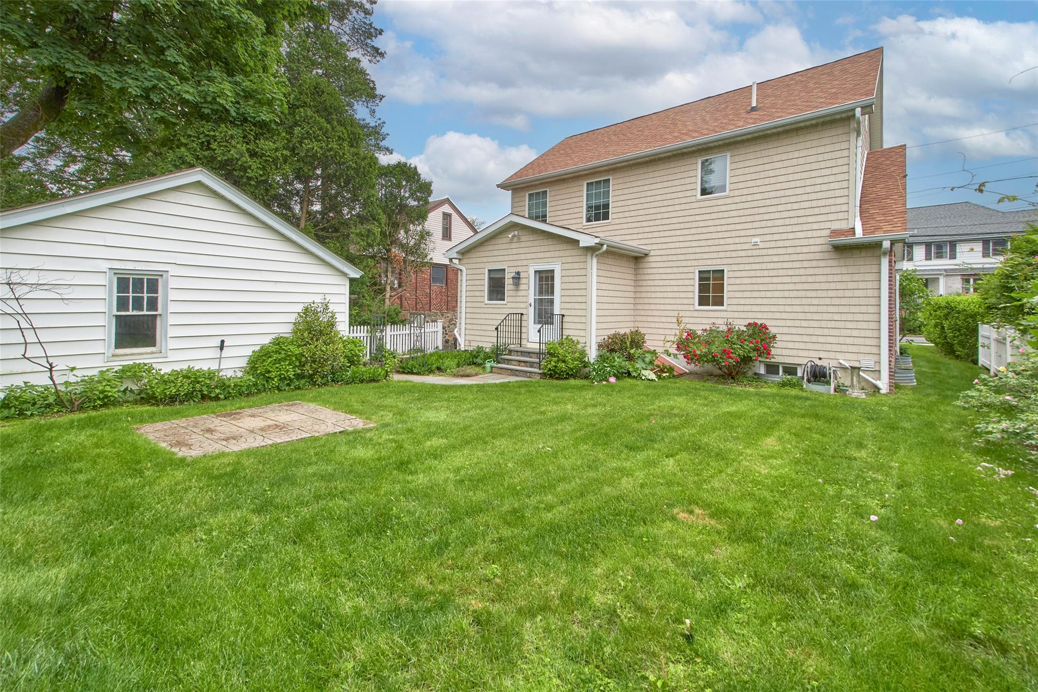 37 Myrtle Boulevard, Larchmont, New York image 19