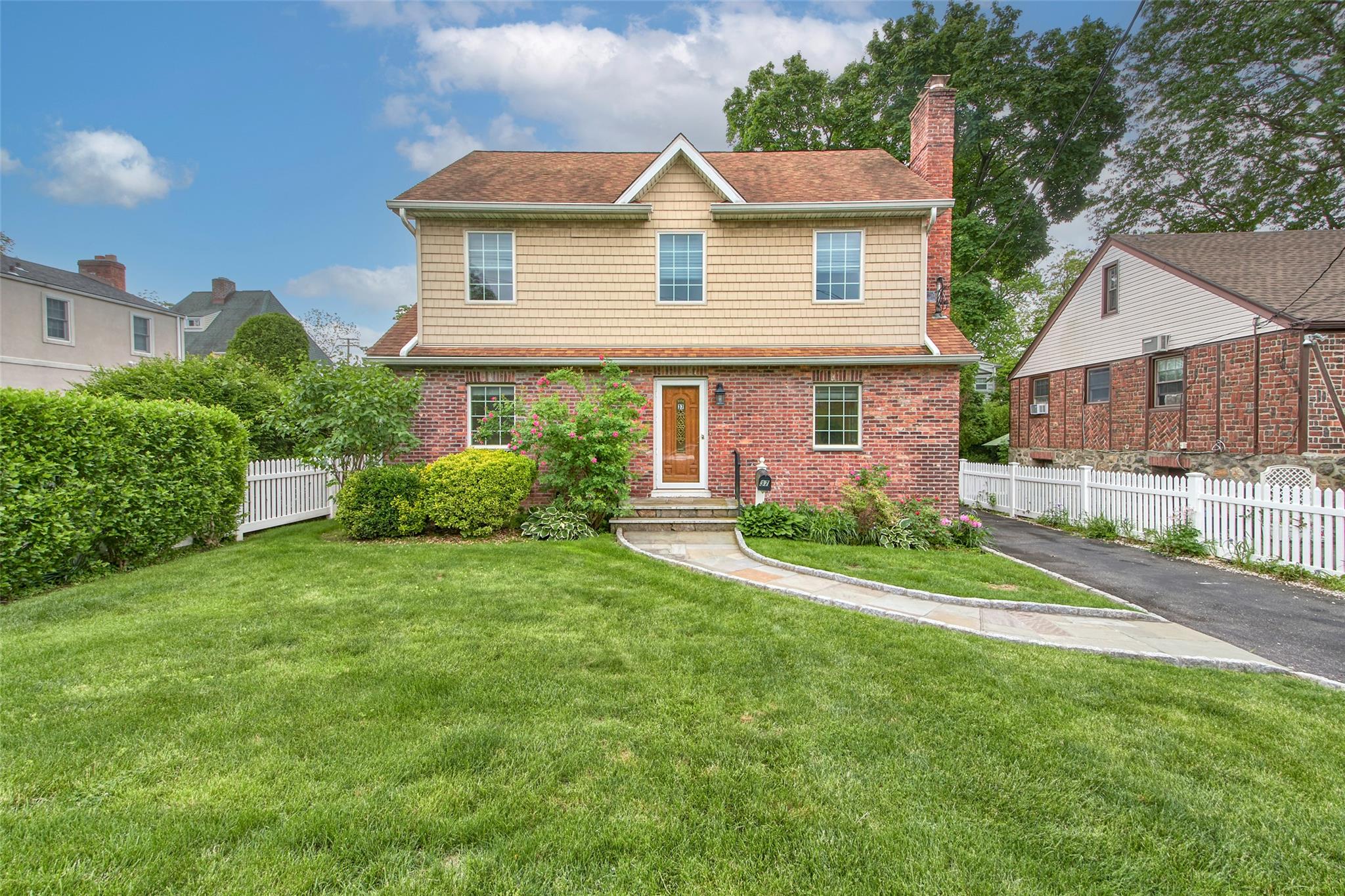 37 Myrtle Boulevard, Larchmont, New York image 17
