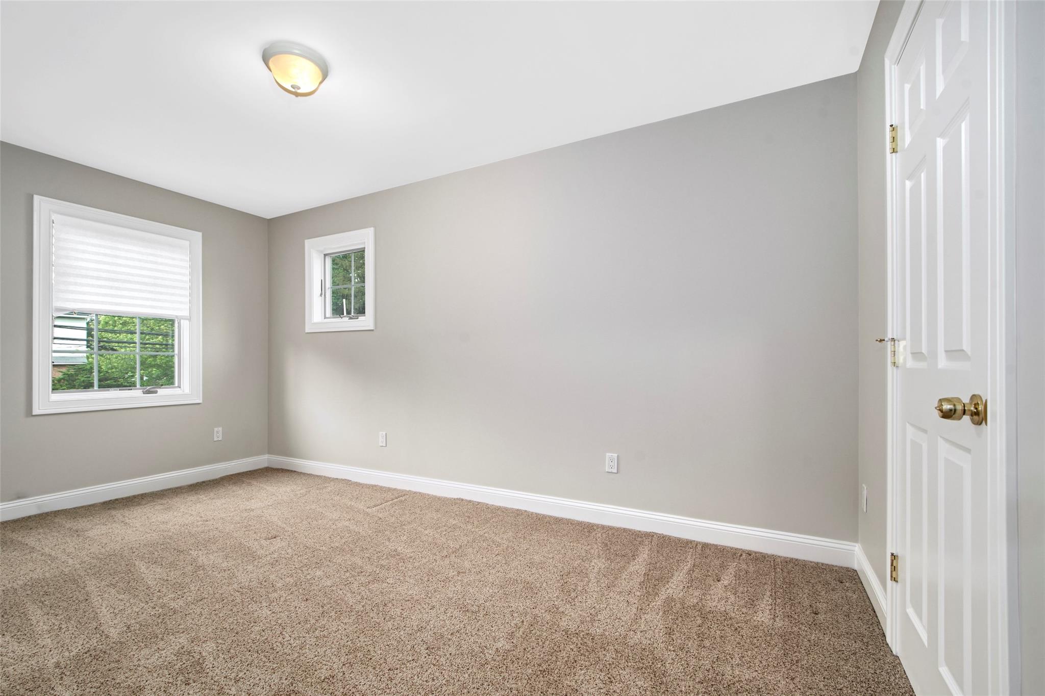 37 Myrtle Boulevard, Larchmont, New York image 15