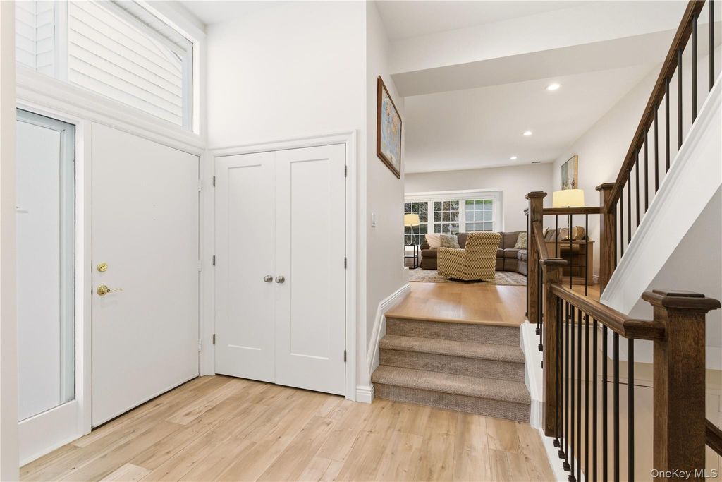 Photo of 44 Hidden Ridge Drive, Syosset, NY 11791 (MLS # 1003312)