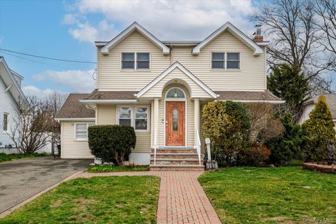 3305 4th Street Oceanside NY 11572