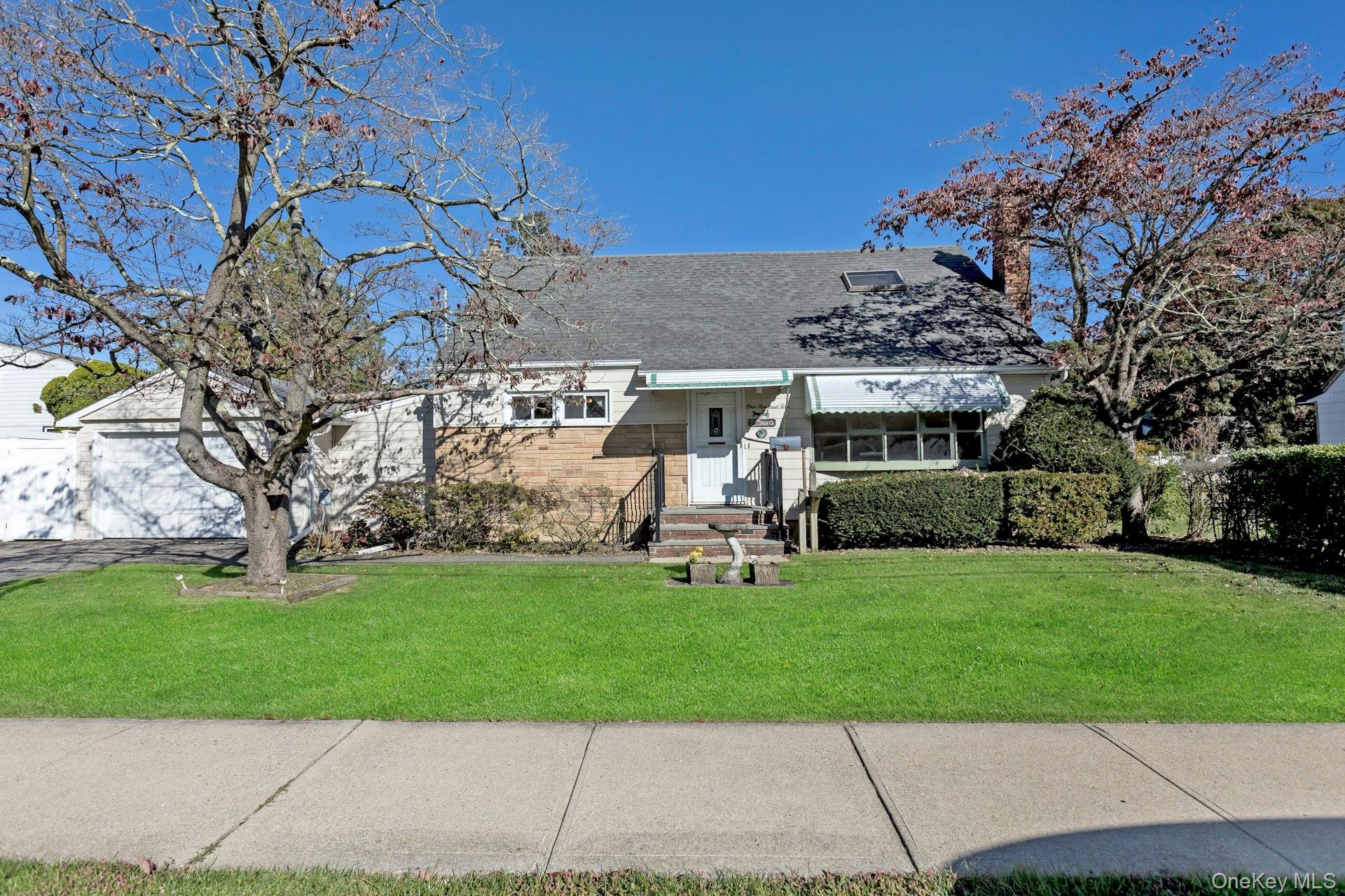 105 N Oak Street