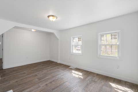 Homes For Rent - 2 Benview Road<br/> Hyde Park, NY 12538