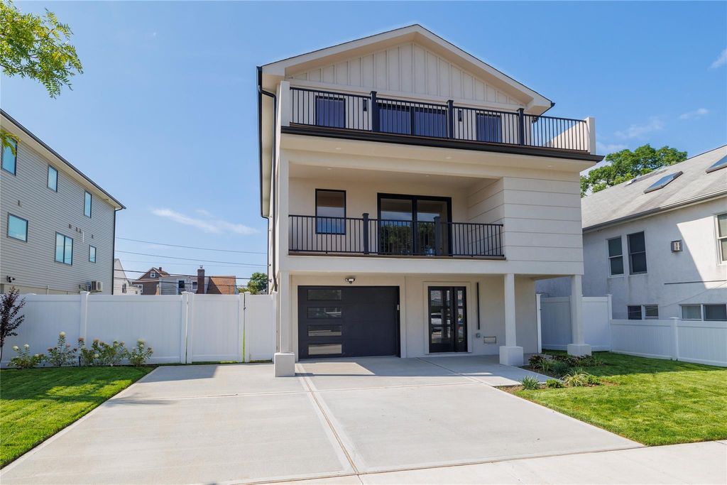 Photo of 344 E Fulton Street, Long Beach, NY 11561 (MLS # 892391)