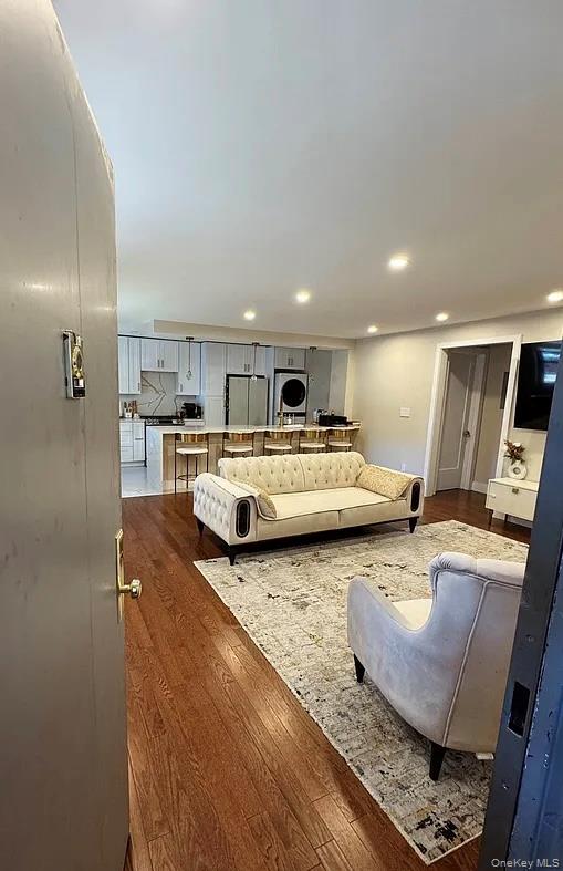 20-19 utopia pkwy 1-371