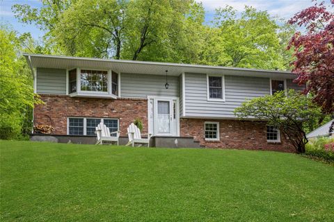 12 Truesdale Lake Drive South Salem NY 10590