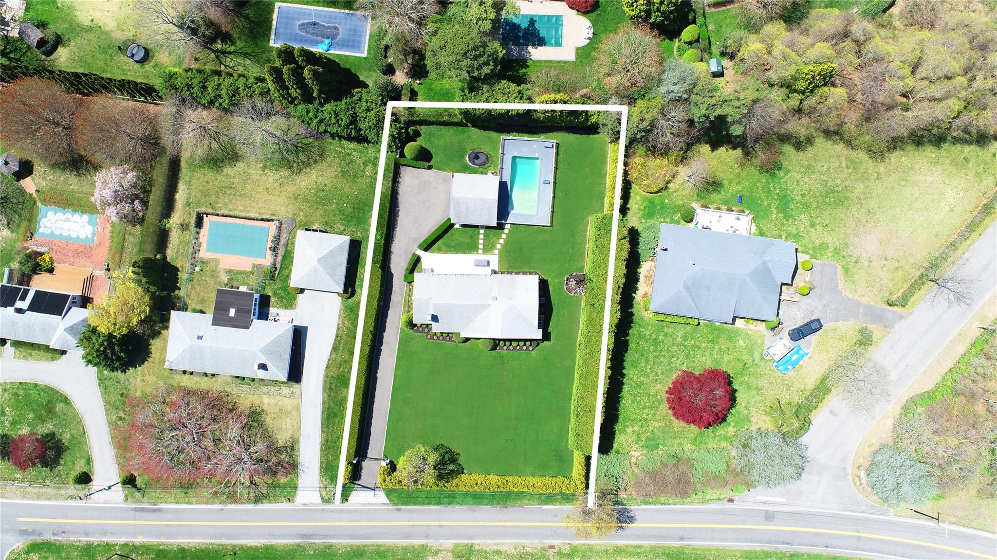 75 Saint Andrews Road, Southampton, New York image 4