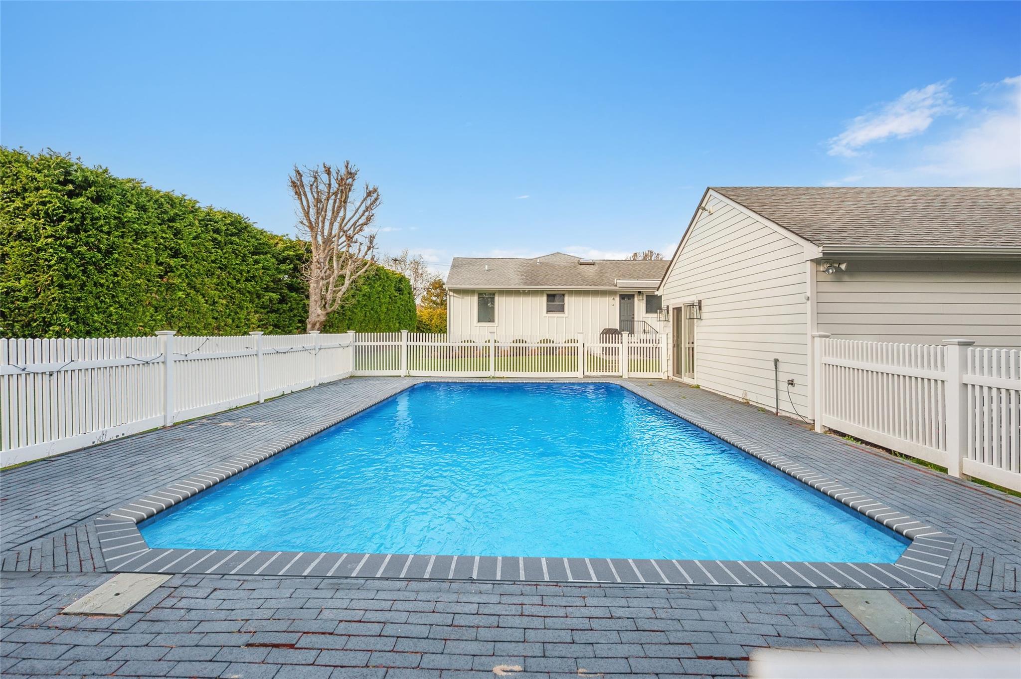 75 Saint Andrews Road, Southampton, New York image 27