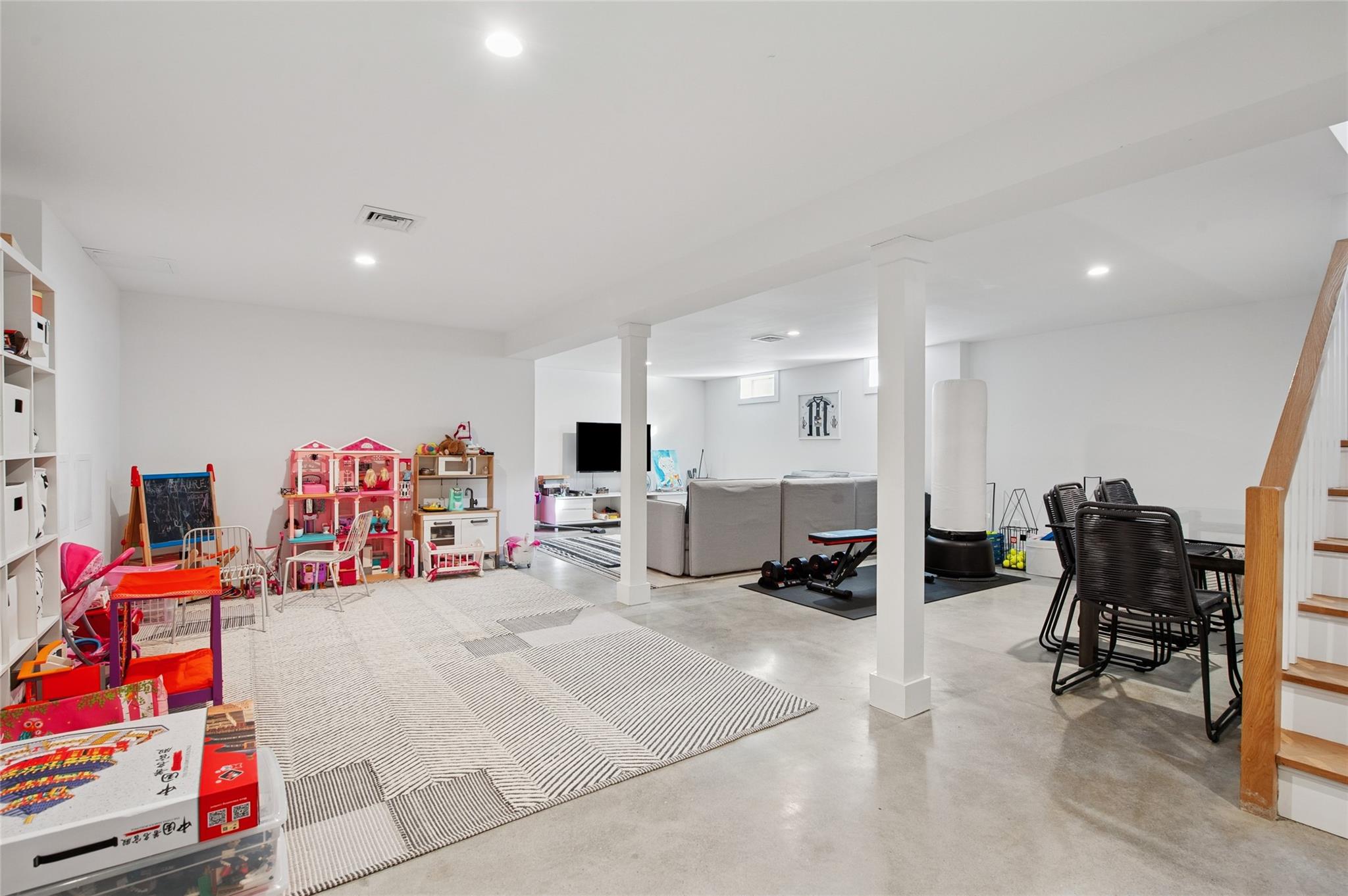 75 Saint Andrews Road, Southampton, New York image 21