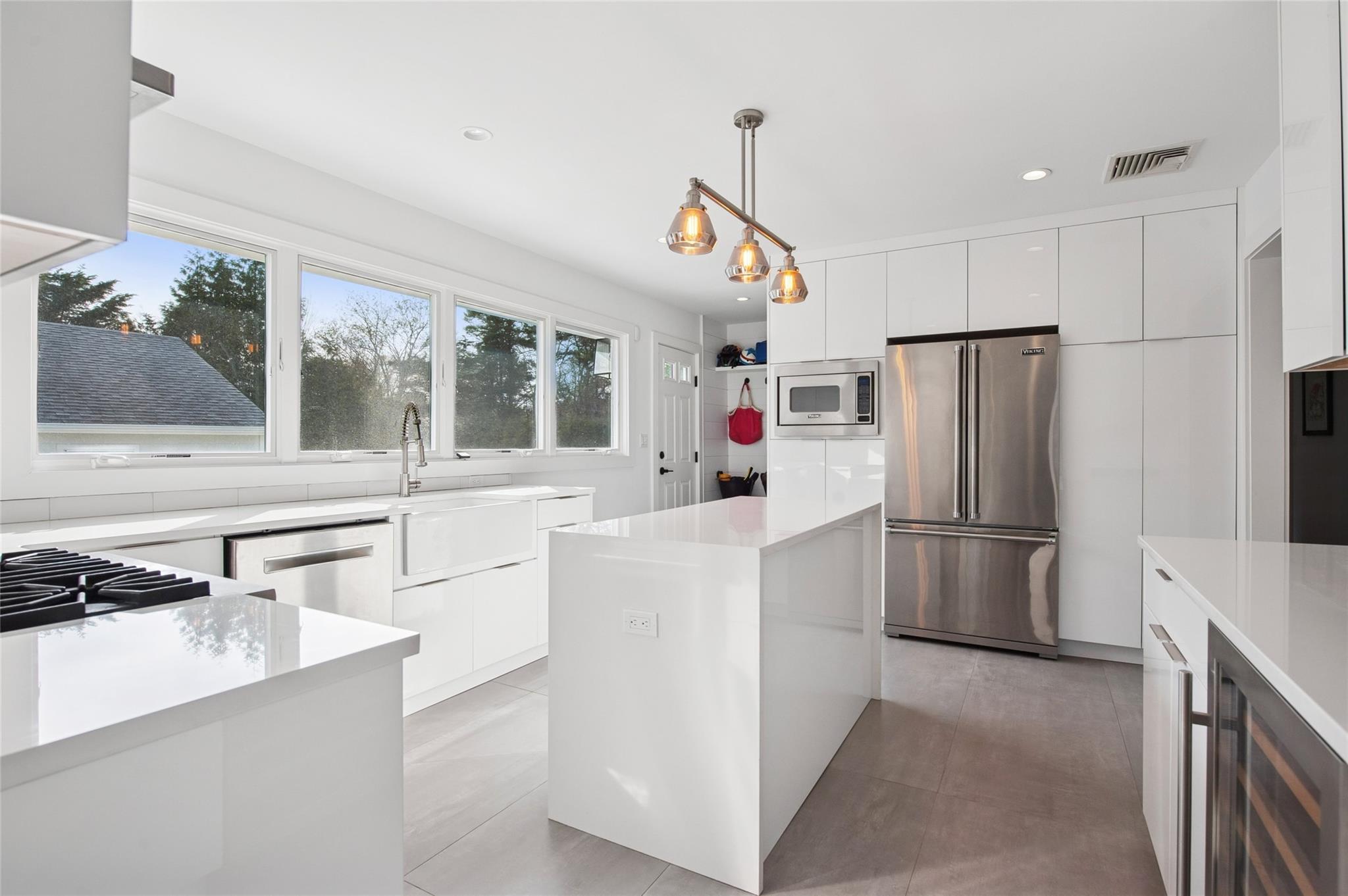 75 Saint Andrews Road, Southampton, New York image 12