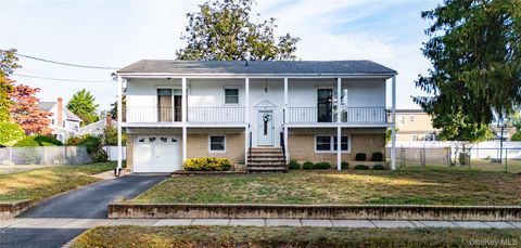 Photo of 52 Dover Street, Lindenhurst, NY 11757 (MLS # 917969)
