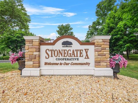 Homes For Sale - 210 Parkside Drive #210<br/> Suffern, NY 10901