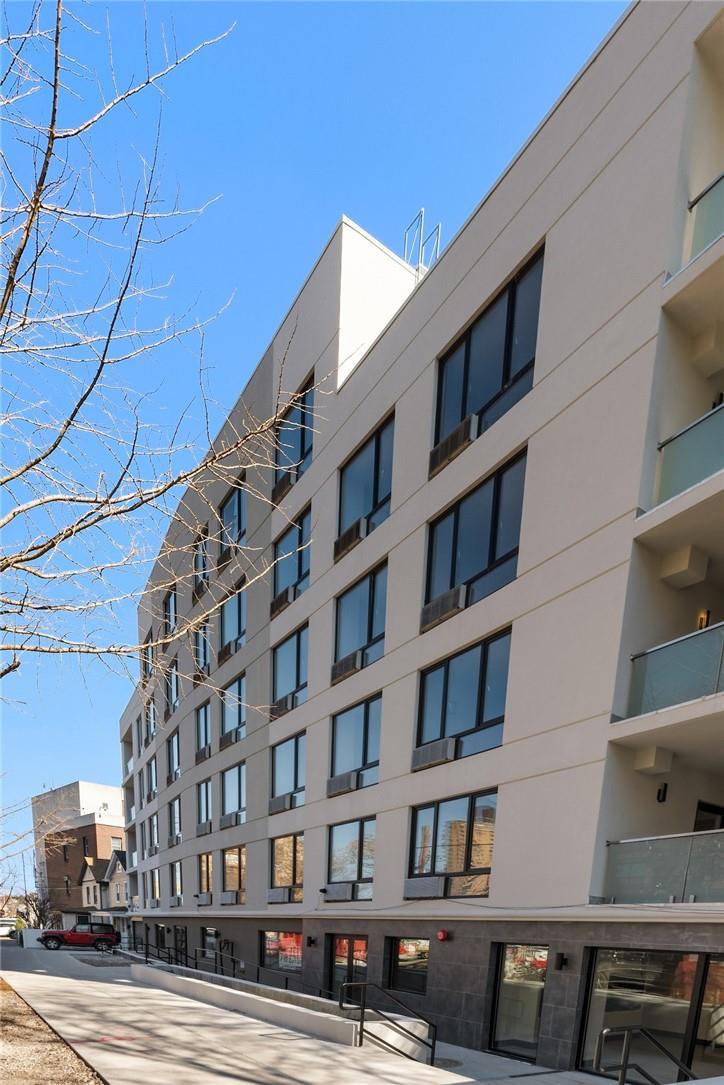 Rental Property at Kingsbridge Avenue 2A, Bronx, New York - Bedrooms: 1 
Bathrooms: 1 
Rooms: 3  - $2,619 MO.