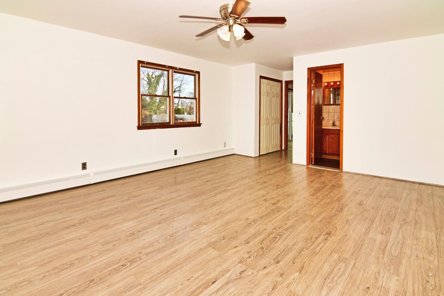 467 Carlls Path, Deer Park, New York image 18