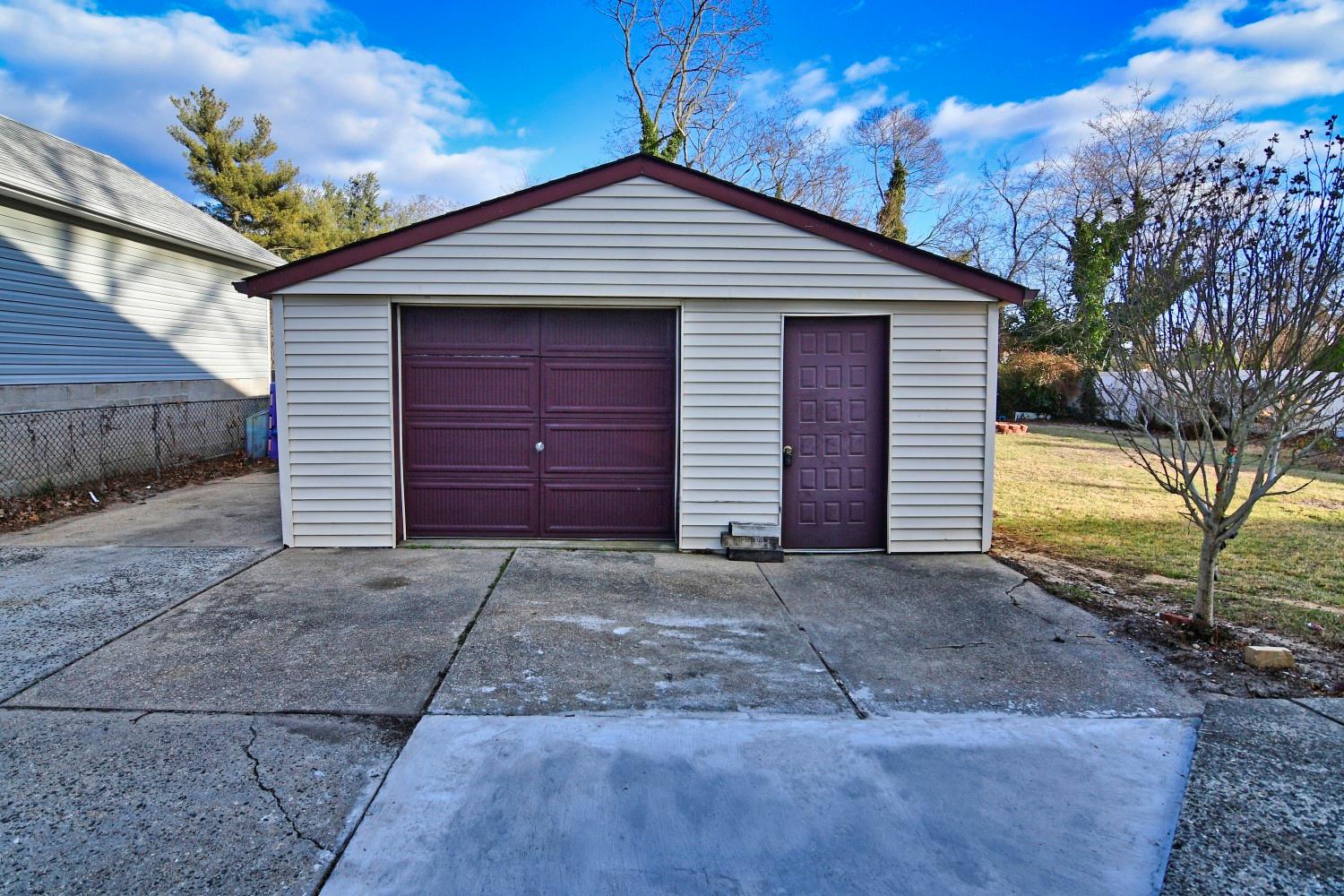 467 Carlls Path, Deer Park, New York image 6