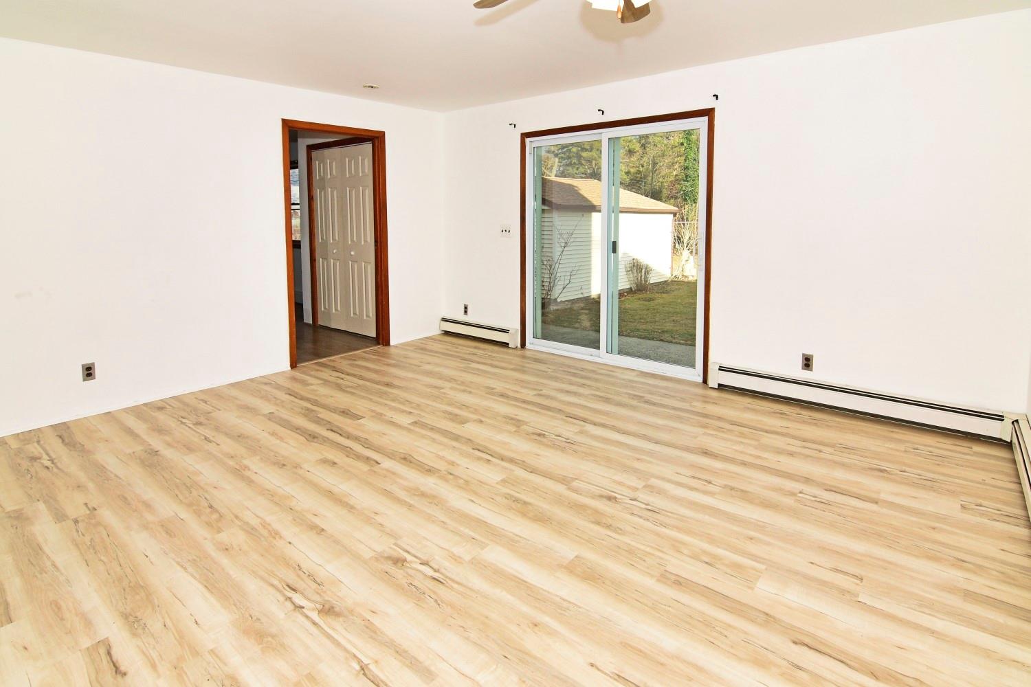 467 Carlls Path, Deer Park, New York image 15