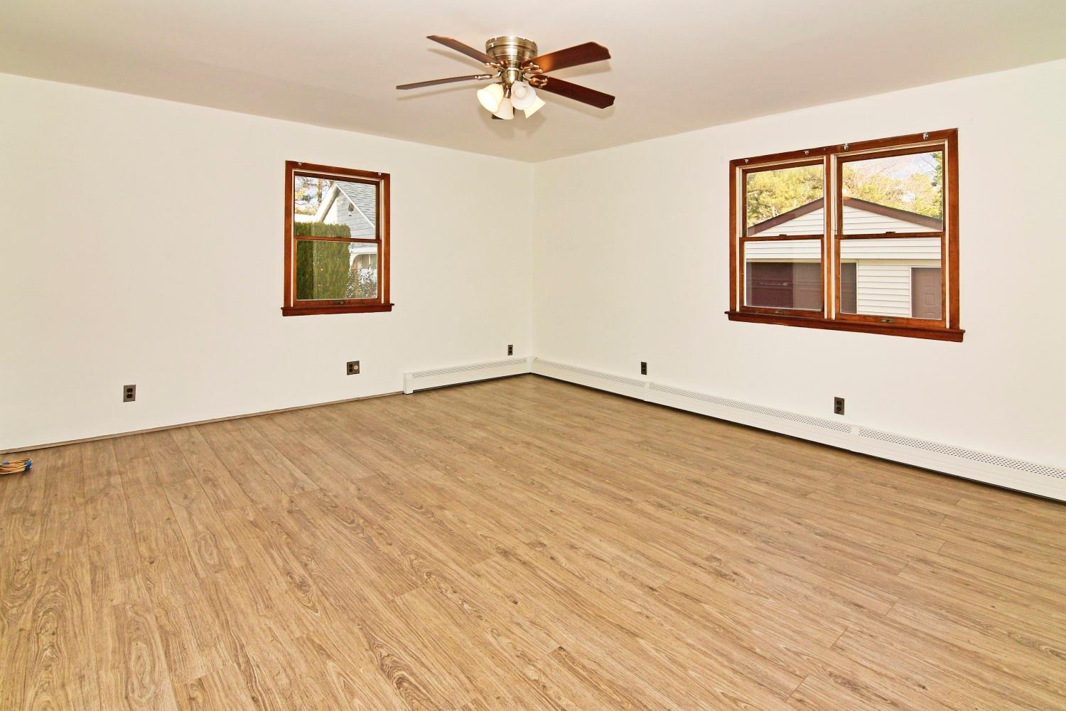 467 Carlls Path, Deer Park, New York image 17
