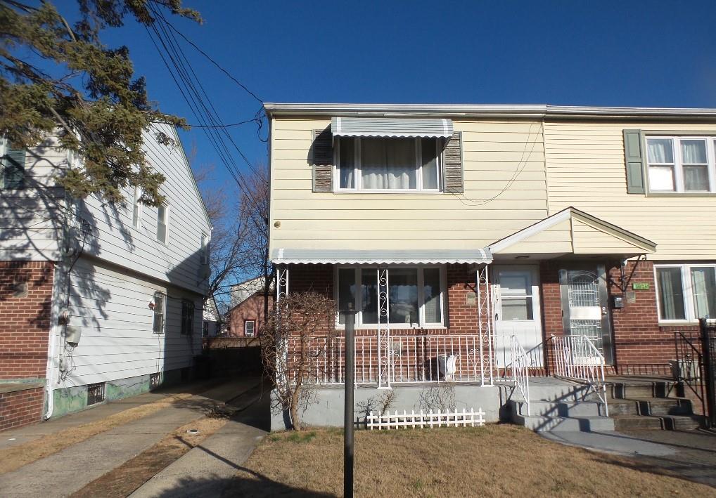 194 St St, Springfield Gardens, Queens, NY - 3 Bedrooms  
1 Bathrooms - 