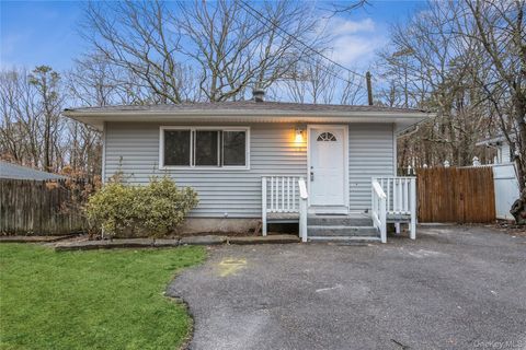 Photo of 86 Stuyvesant Avenue, Mastic, NY 11950 (MLS # 928866)