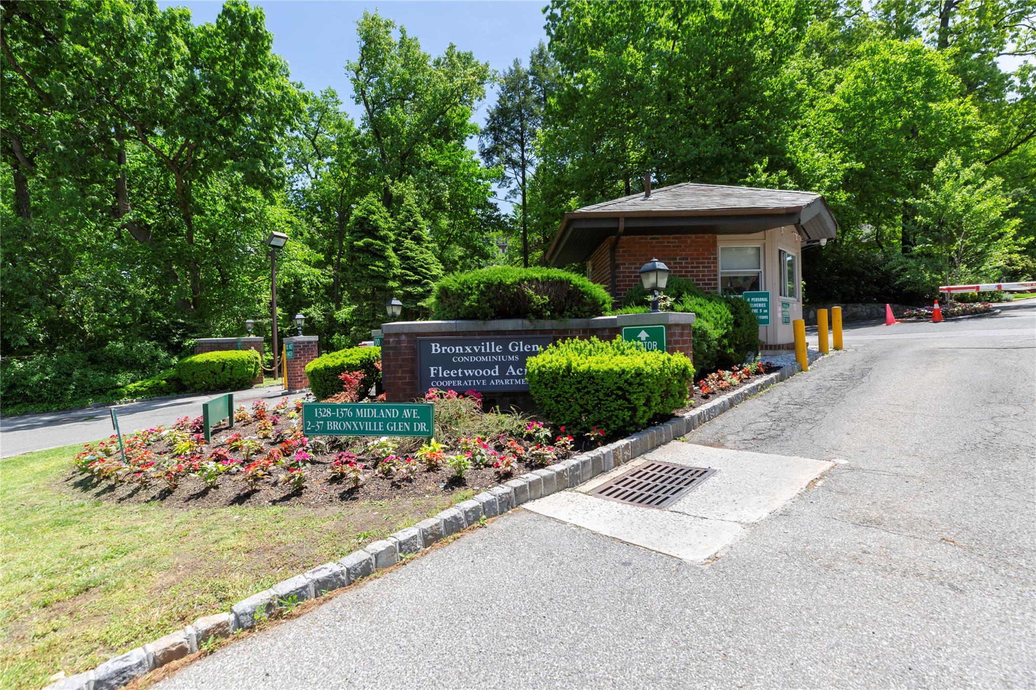1374 Midland Avenue #607, Bronxville, New York image 1