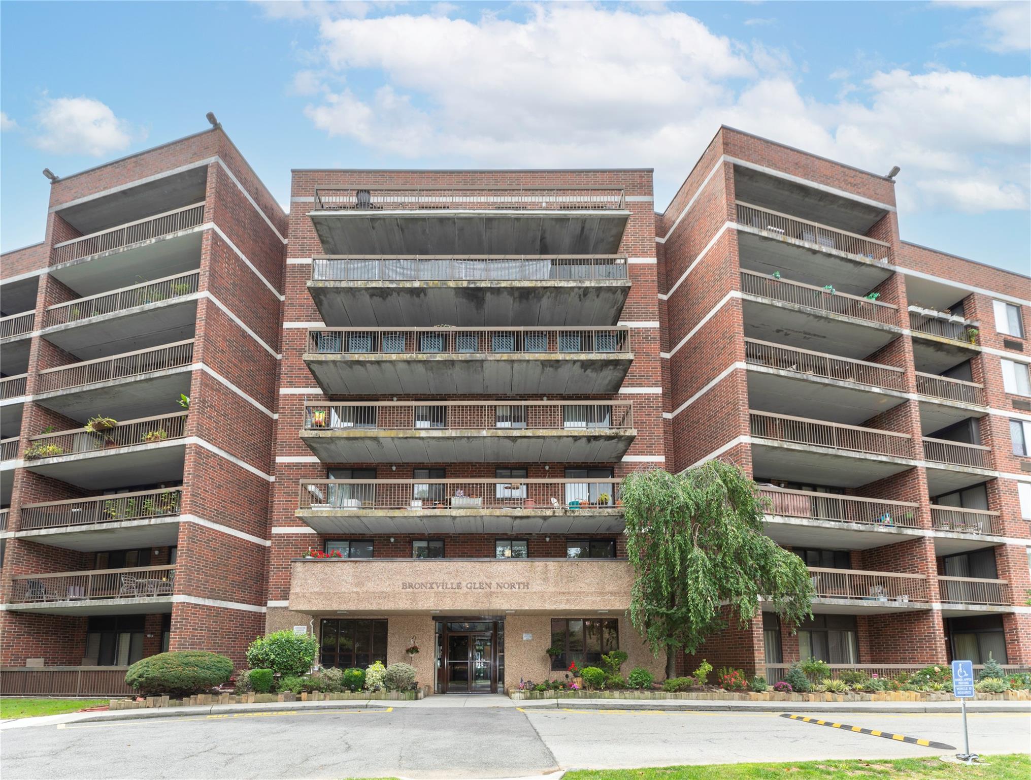 1374 Midland Avenue #607, Bronxville, New York image 2