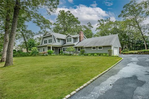21 The Rise Woodbury NY 11797