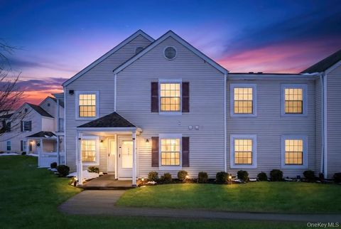 Condo For Sale - 348 Artist Lake Drive<br/> Middle Island, NY 11953