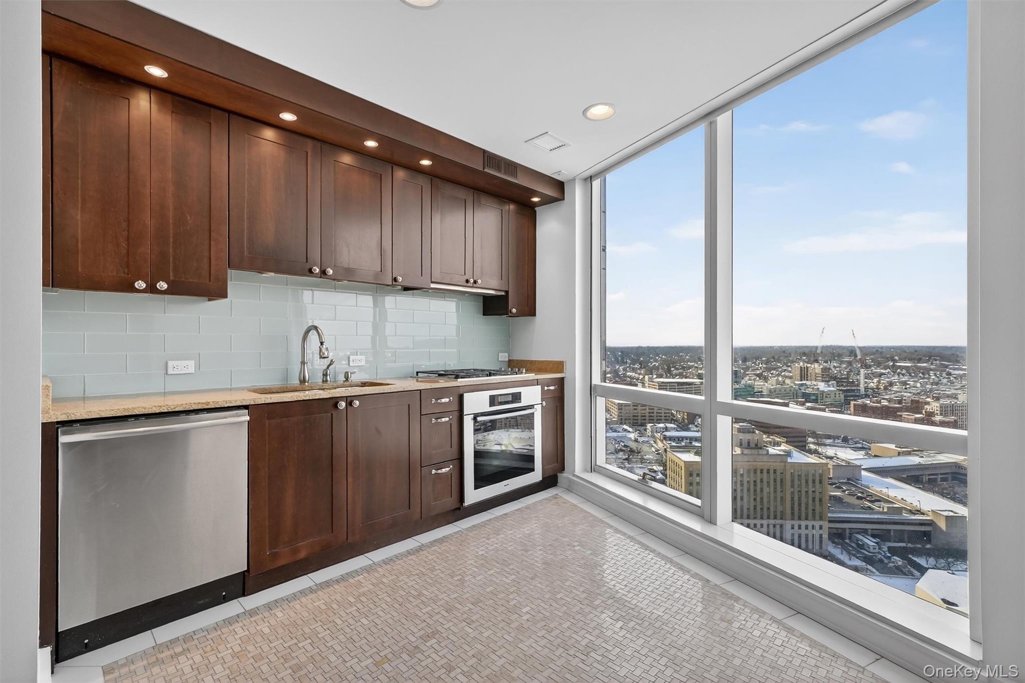 1 Renaissance Square V4E