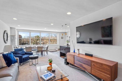 211-40 18 Avenue 4K Bayside NY 11360