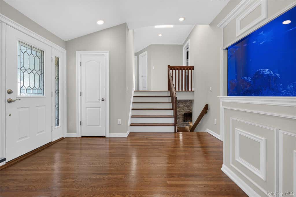 Photo of 1 Ryan Court, Syosset, NY 11791 (MLS # 1037062)