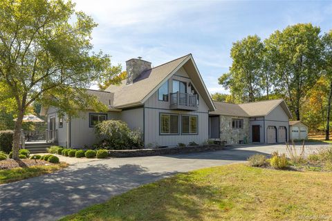 Photo of 129 Clinton Corners Road, Salt Point, NY 12578 (MLS # 920160)