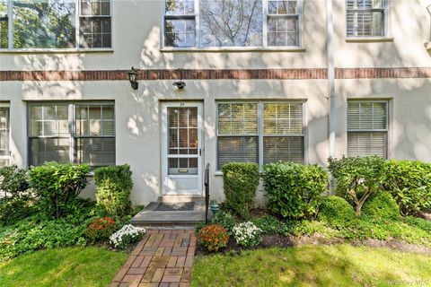 Photo of 25 Alden Place #25, Bronxville, NY 10708 (MLS # 927075)