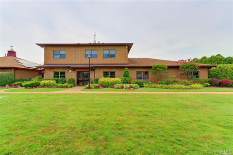 Photo of 100 Daly #202, Oceanside, NY 11572 (MLS # 913610)