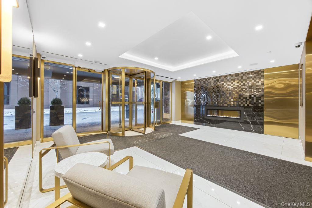 150 W 51st Street 21-21