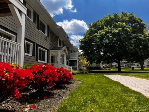 Apartment For Rent - 6 Williams Boulevard #061M<br/> Lake Grove, NY 11755