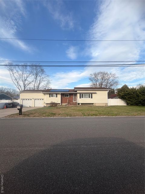 Photo of 99 Brooklyn Avenue, West Babylon, NY 11704 (MLS # 984607)