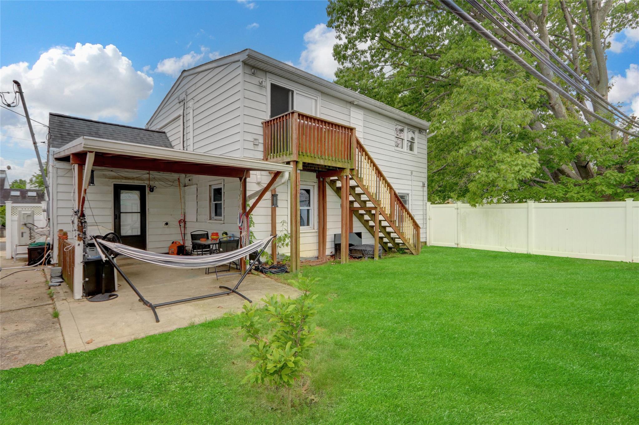 31 Clover Lane, Levittown, New York image 20