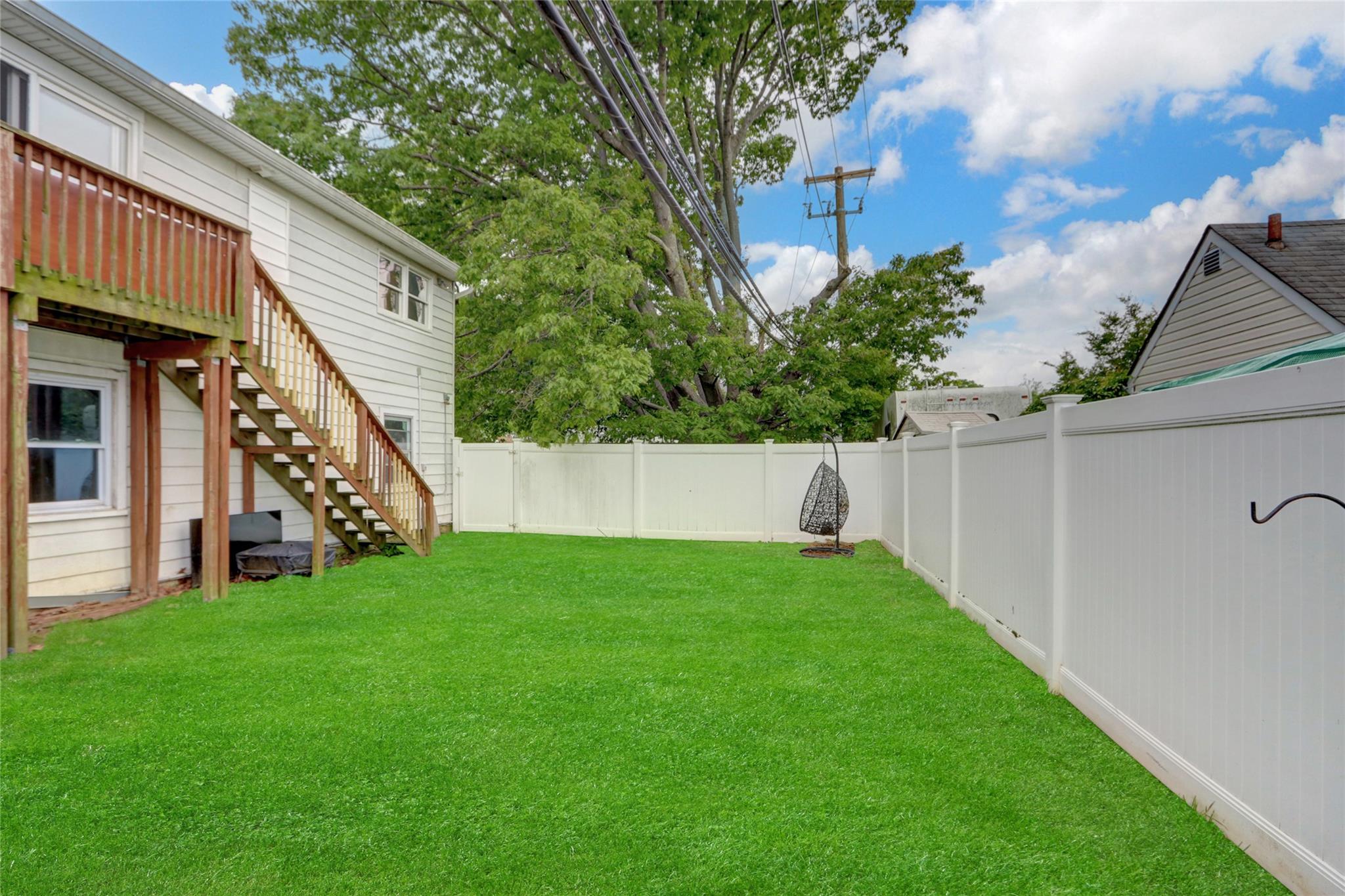 31 Clover Lane, Levittown, New York image 19