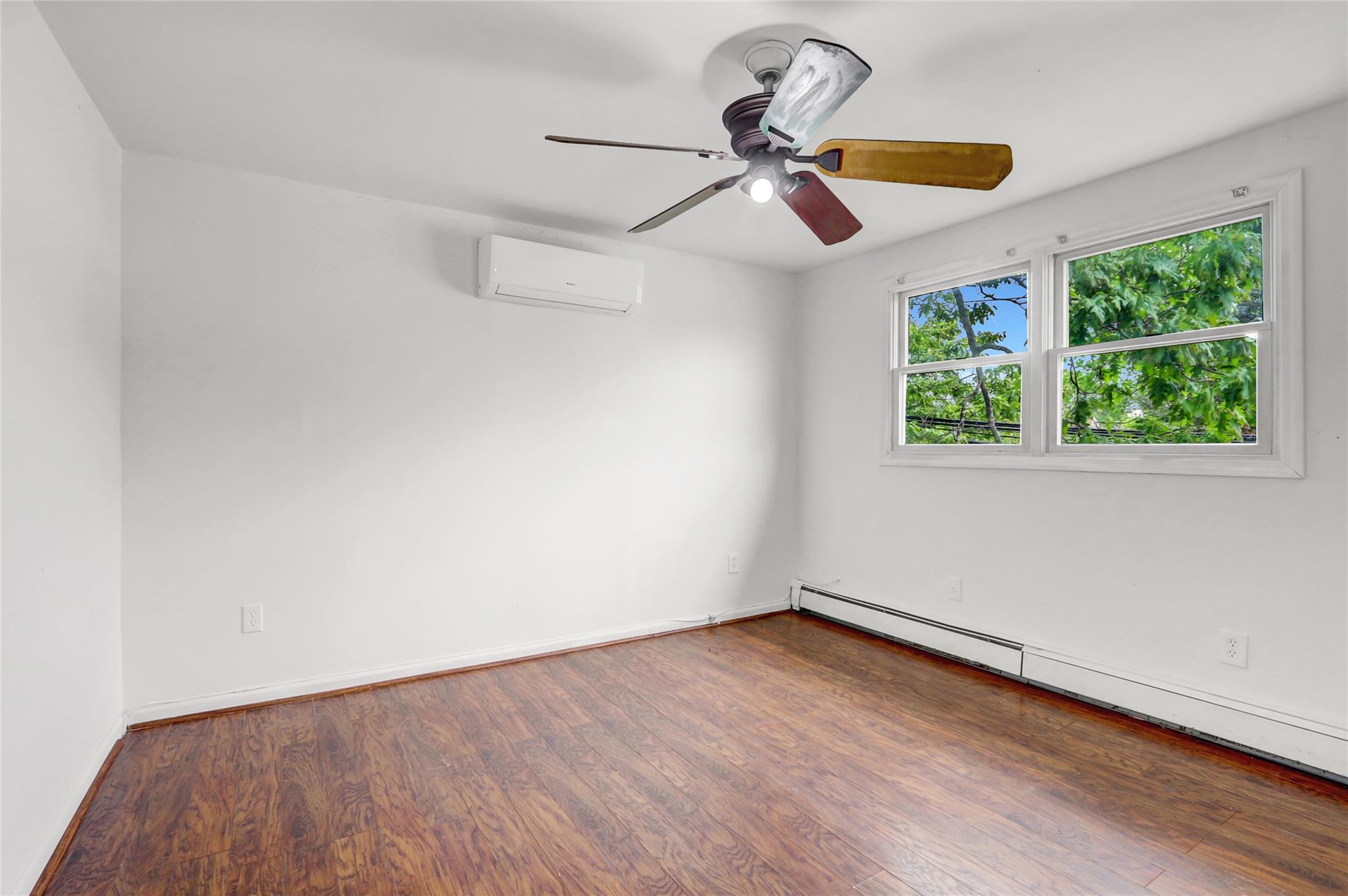 31 Clover Lane, Levittown, New York image 15