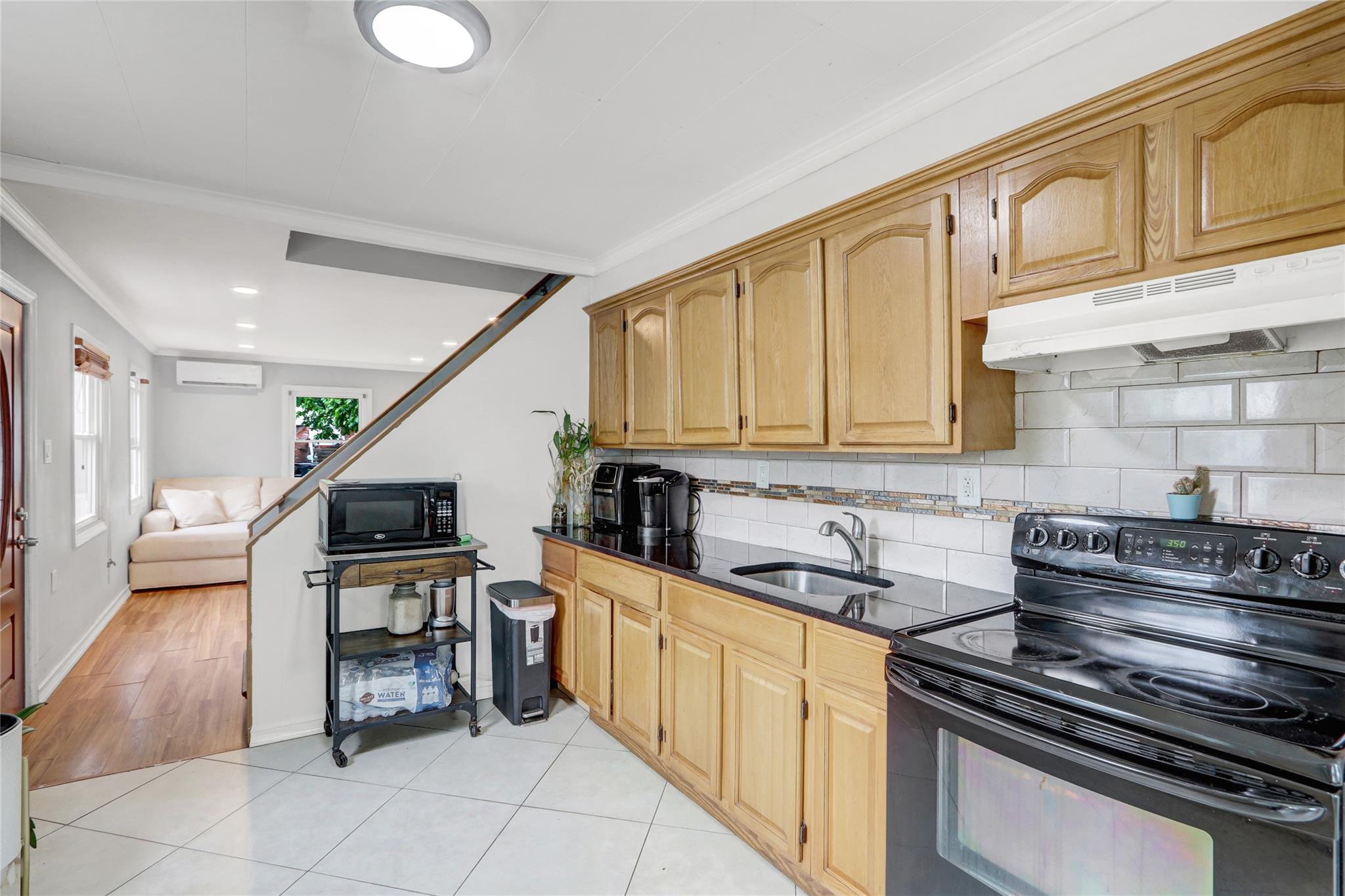 31 Clover Lane, Levittown, New York image 9
