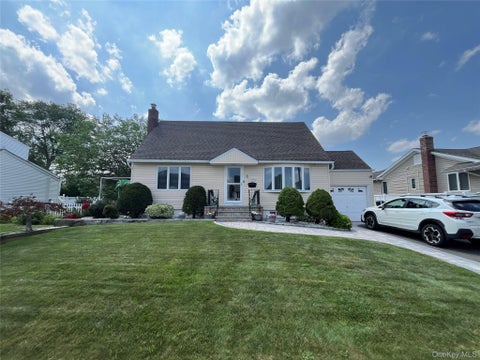 Homes For Sale - 4060 Maywood Drive<br/> Seaford, NY 11783