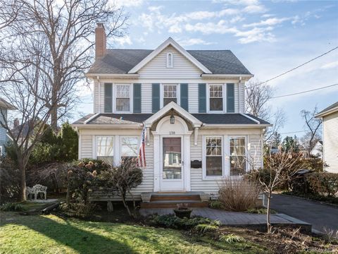 Homes For Sale - 138 Hillcrest Avenue<br/> Manhasset, NY 11030