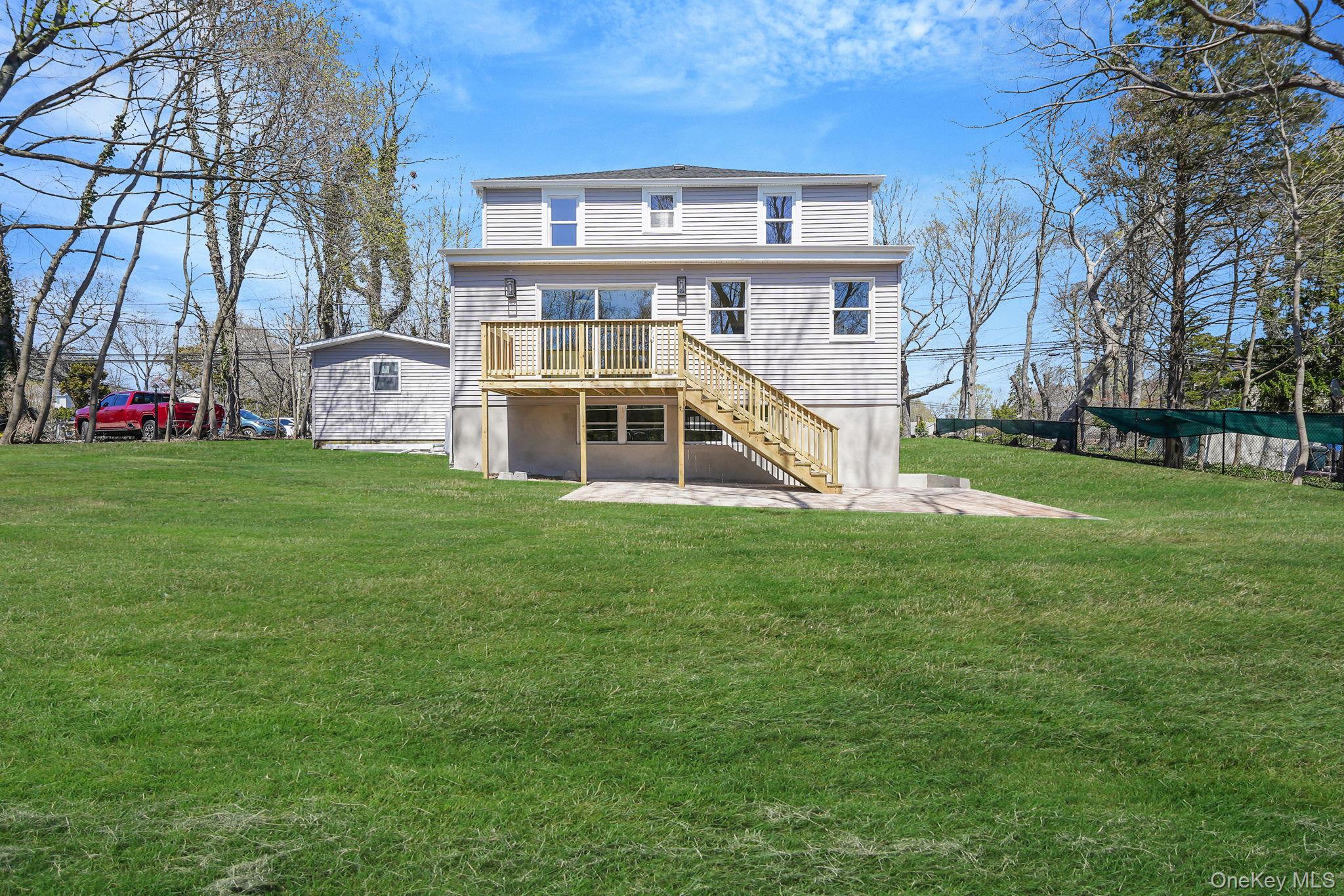 2939 N Wading River Road