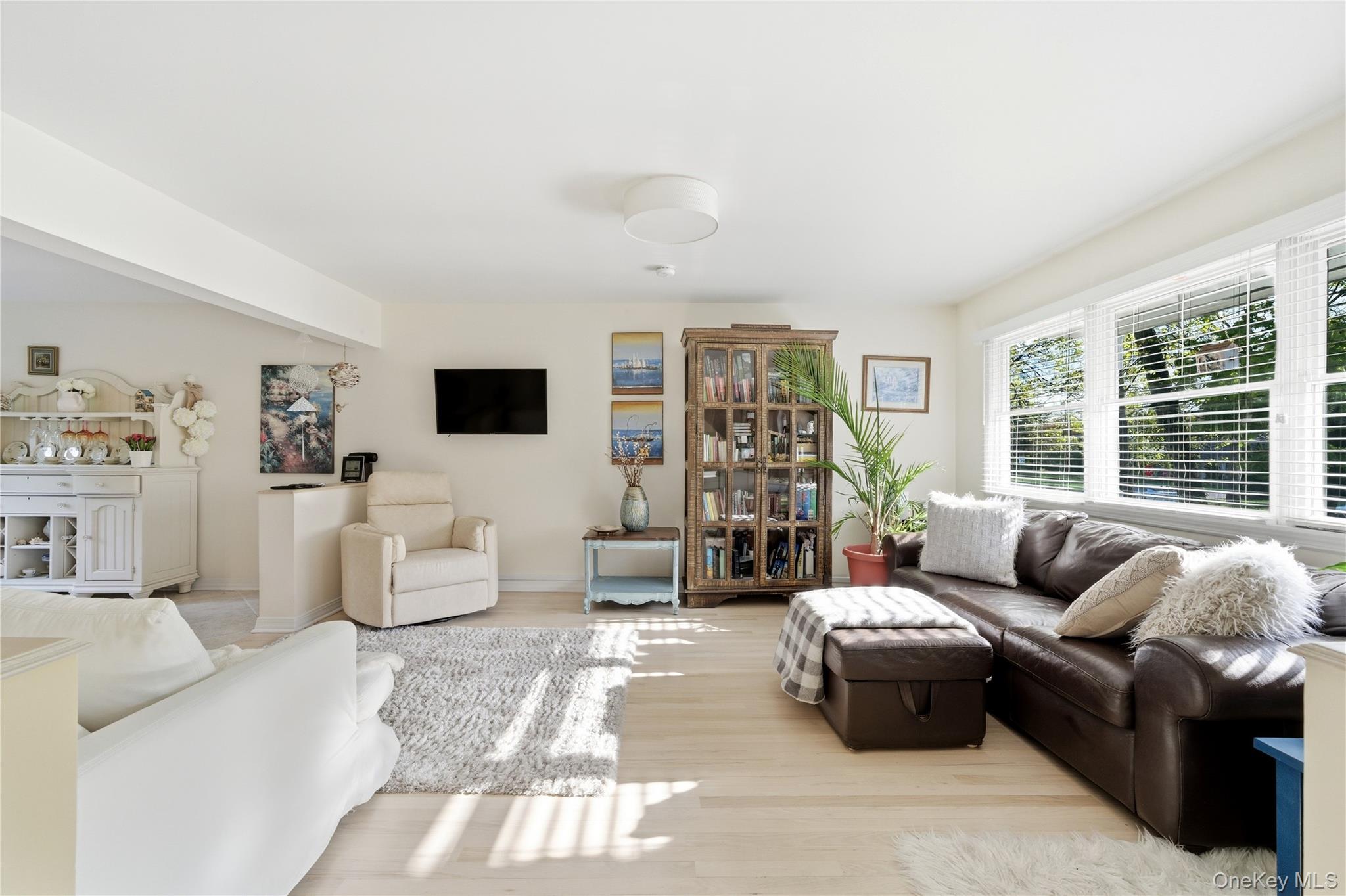 695 Higbie Lane