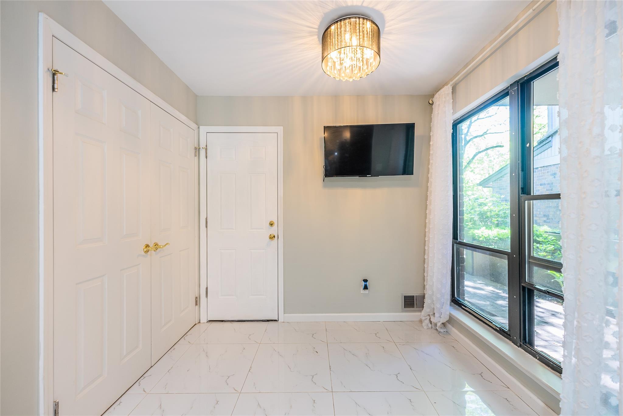 273 Vista Drive, Jericho, New York image 19