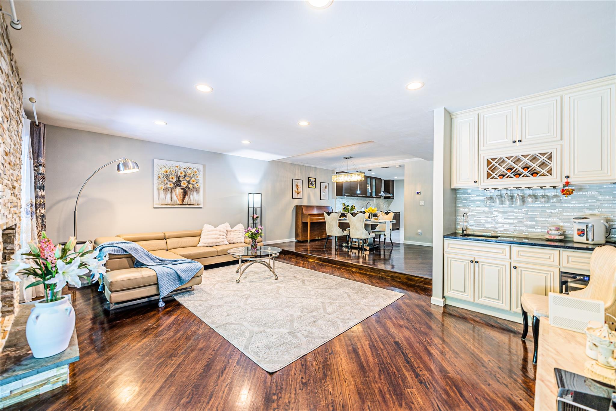 273 Vista Drive, Jericho, New York image 18